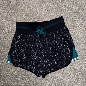 Lululemon shorts. 4